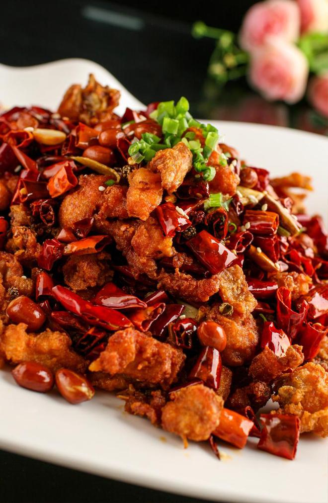 辣椒里面找肉吃吃的就是鲜香麻辣！麻将胡了模拟器【双语】你好！中国(图1)